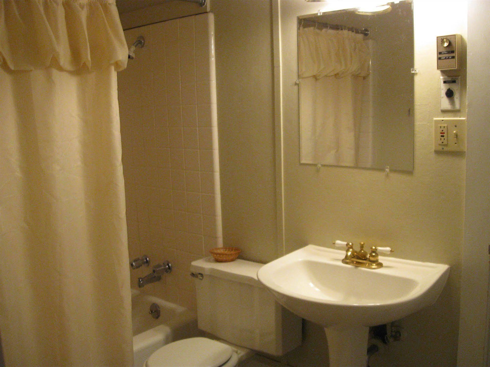 The Forest Queen Hotel Крестед Бют Екстериор снимка